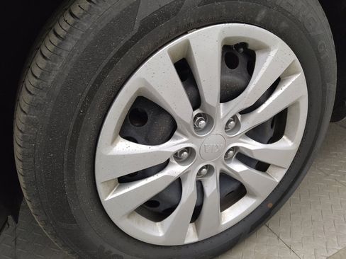 Used 2020 Kia Soul LX FWD image 31