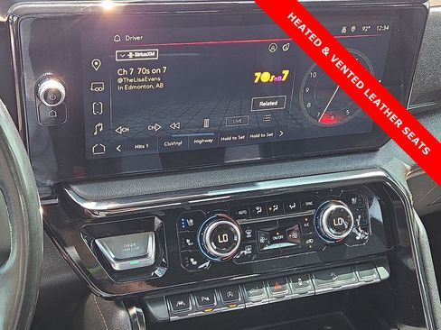 Used 2024 GMC Sierra 1500 AT4 w/ Technology Package AWD/4WD image 16
