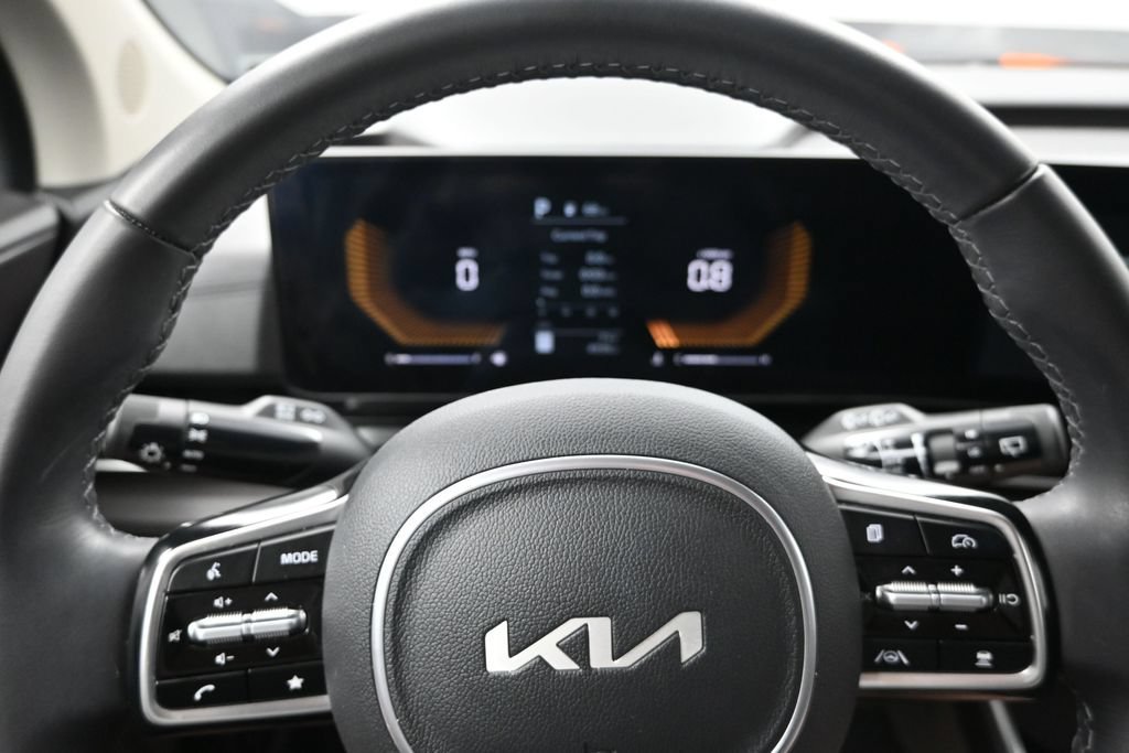Certified 2026 Kia Carnival EX FWD image 14