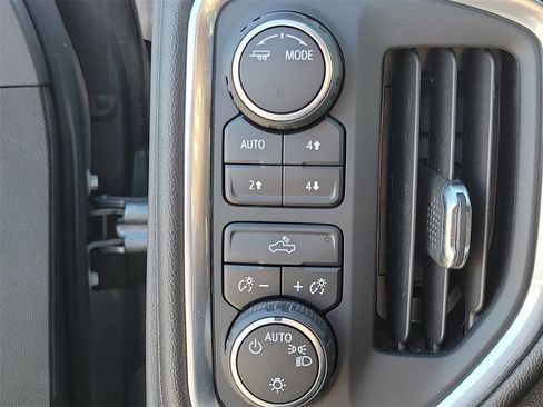 Used 2021 Chevrolet Silverado 1500 LT image 21