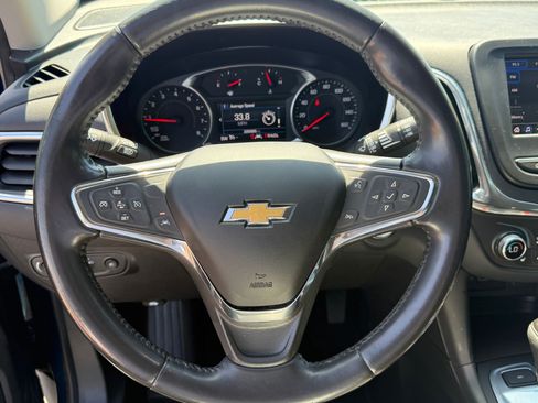 Used 2020 Chevrolet Equinox LT w/ Driver Convenience Package AWD/4WD image 18
