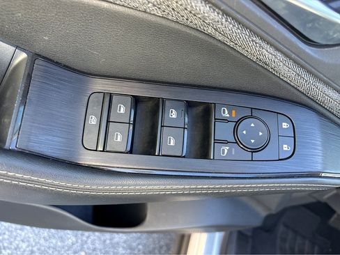 Used 2023 Nissan Rogue SV image 17