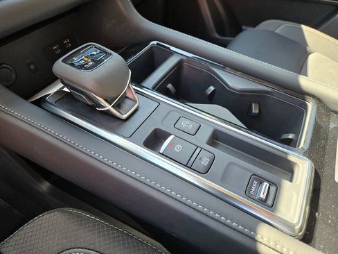 New 2026 Nissan Pathfinder SL FWD image 13