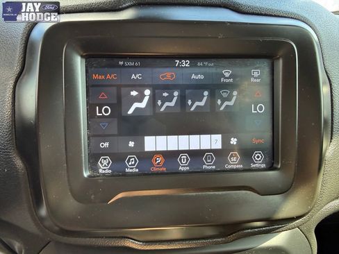 Used 2021 Jeep Renegade Latitude AWD/4WD image 23