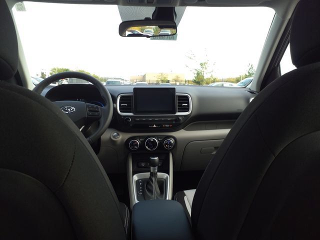 Used 2026 Hyundai Venue SEL FWD image 26