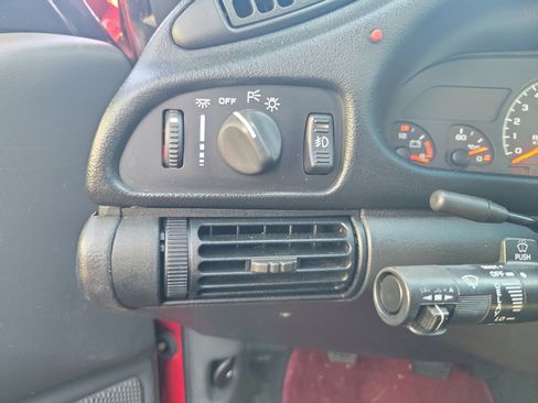 Used 1995 Chevrolet Camaro Z28 RWD image 26