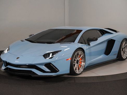 Used 2018 Lamborghini Aventador S image 6