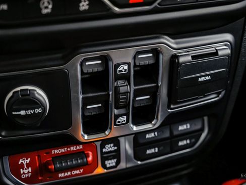 Used 2020 Jeep Gladiator Rubicon AWD/4WD image 64