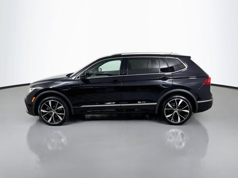 Certified 2022 Volkswagen Tiguan SEL R-Line AWD/4WD image 2