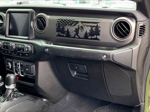 Used 2023 Jeep Gladiator Sport image 17