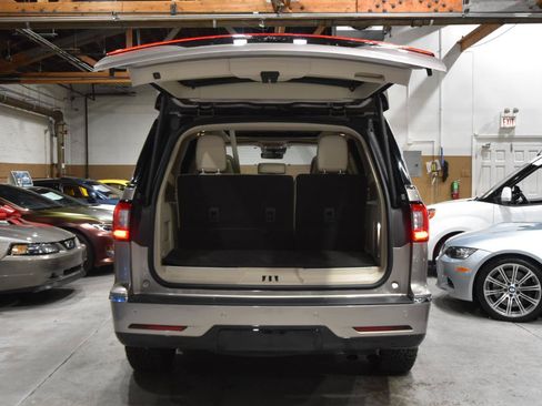 Used 2019 Lincoln Navigator Reserve AWD/4WD image 56