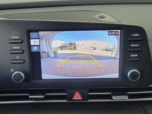 Used 2024 Hyundai Elantra SE image 11