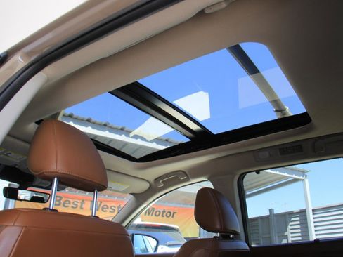 Used 2024 Nissan Pathfinder Platinum FWD image 26