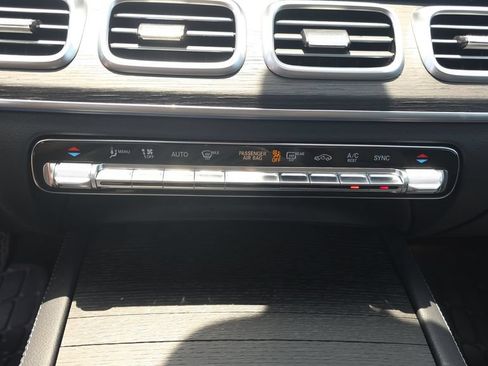 Certified 2025 Mercedes-Benz GLS 450 4MATIC image 21