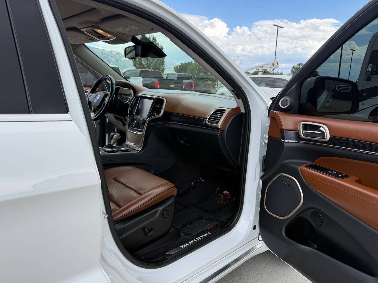 Used 2016 Jeep Grand Cherokee Summit w/ Platinum Series Group AWD/4WD image 24