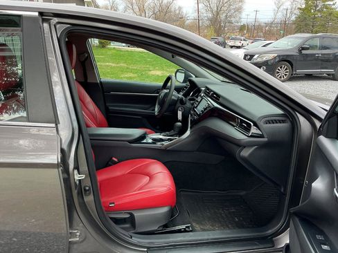 Used 2020 Toyota Camry LE image 15