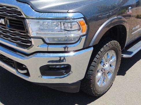Used 2022 RAM 2500 Limited AWD/4WD image 2