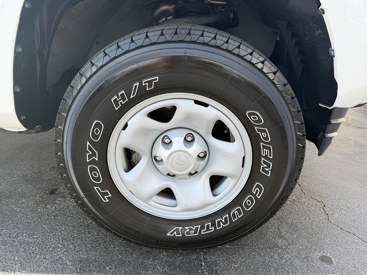 Used 2023 Toyota Tacoma SR w/ SR Convenience Package RWD image 32