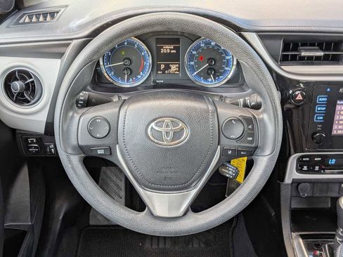 Used 2018 Toyota Corolla LE w/ Carpet Mat Package (TMS) FWD image 20