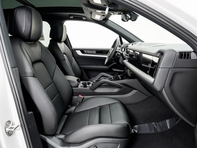 Certified 2026 Porsche Cayenne AWD/4WD image 23