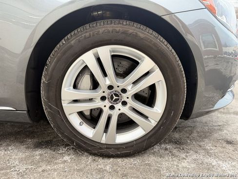 Used 2017 Mercedes-Benz S 550 4MATIC Sedan w/ Premium Package image 16