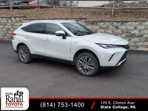 Used 2021 Toyota Venza Limited image 1