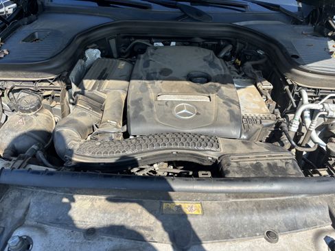 Used 2018 Mercedes-Benz GLC 300 4MATIC image 36