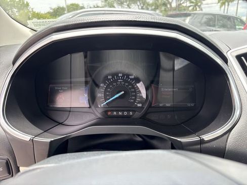 Used 2018 Ford Edge Titanium w/ Equipment Group 301A FWD image 15