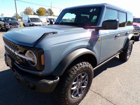 New 2025 Ford Bronco Badlands image 1