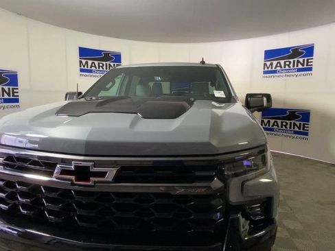 Used 2024 Chevrolet Silverado 1500 ZR2 w/ Technology Package AWD/4WD image 5