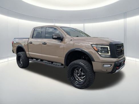 Used 2021 Nissan Titan PRO-4X w/ Pro-4x Convenience Package AWD/4WD image 6