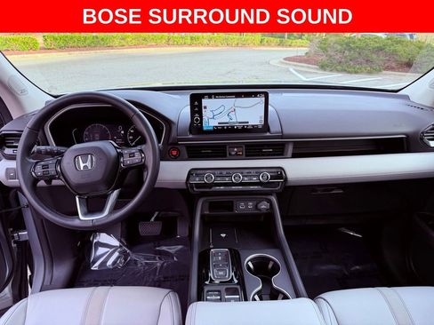 Used 2023 Honda Pilot Touring image 12