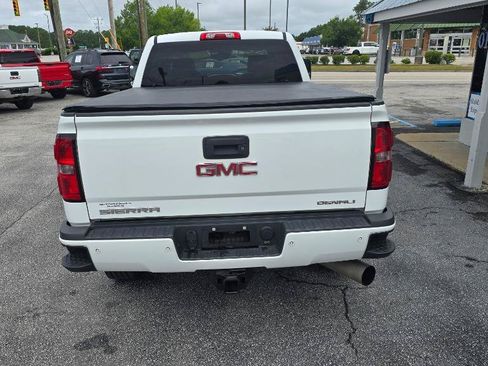 Used 2015 GMC Sierra 2500 Denali w/ Duramax Plus Package AWD/4WD image 6