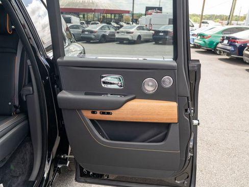Used 2025 Rolls-Royce Cullinan image 16