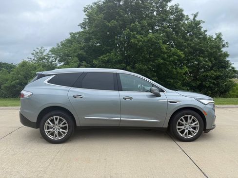 Used 2023 Buick Enclave Essence w/ Experience Buick Package AWD/4WD image 2