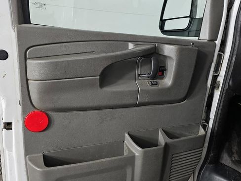 Used 2013 GMC Savana 2500 w/ Power Package image 16