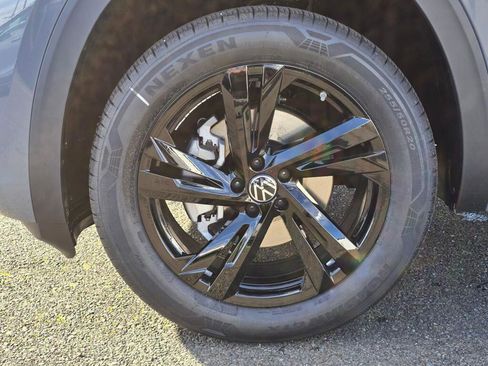 New 2026 Volkswagen Atlas Cross Sport SEL R-Line AWD/4WD image 10