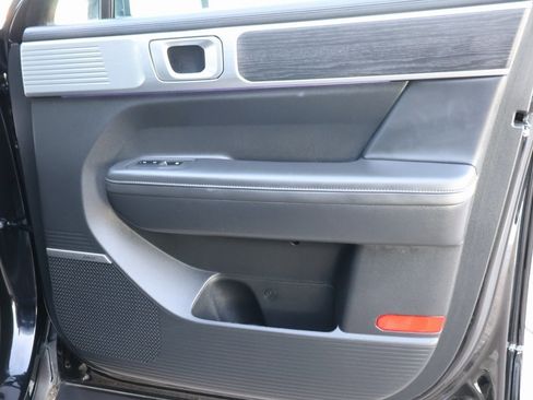 Used 2025 Hyundai Santa Fe Limited image 9