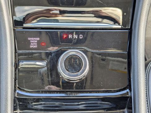 Used 2023 Jeep Grand Cherokee Limited w/ Black Appearance Package image 12