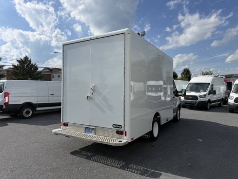 Used 2018 Ford Transit 350 138 DRW RWD image 3