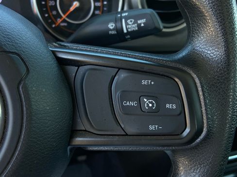 Used 2023 Jeep Gladiator Sport AWD/4WD image 21
