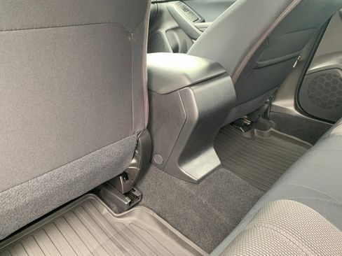 Used 2021 Subaru Crosstrek 2.0i image 23