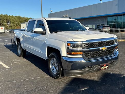 Used 2018 Chevrolet Silverado 1500 LT image 4