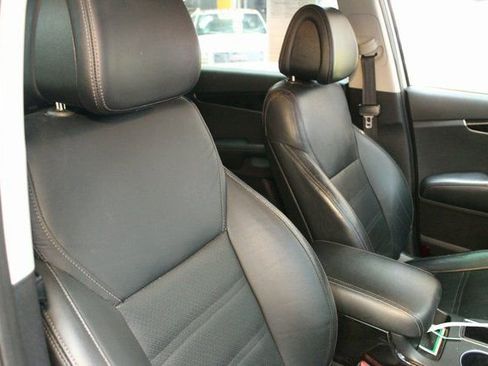 Used 2016 Kia Sorento EX image 11