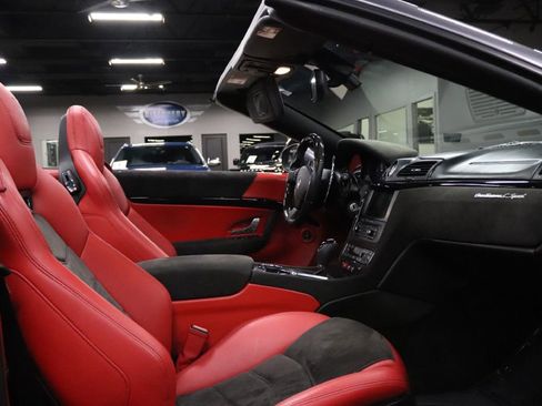Used 2016 Maserati GranTurismo Sport image 23