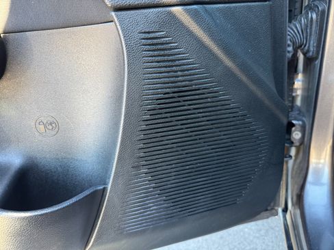 Used 2018 Dodge Challenger SXT image 27