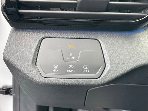 Certified 2022 Volkswagen ID.4 Pro image 18