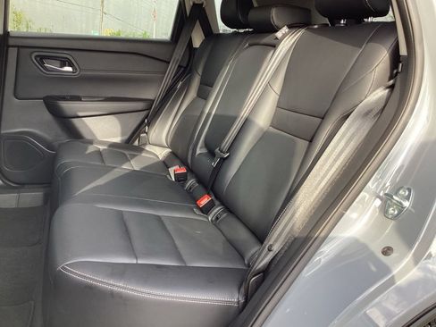 Used 2024 Nissan Rogue SL AWD/4WD image 15