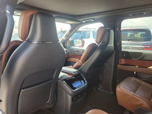 Certified 2023 Lincoln Navigator L Reserve RWD image 10