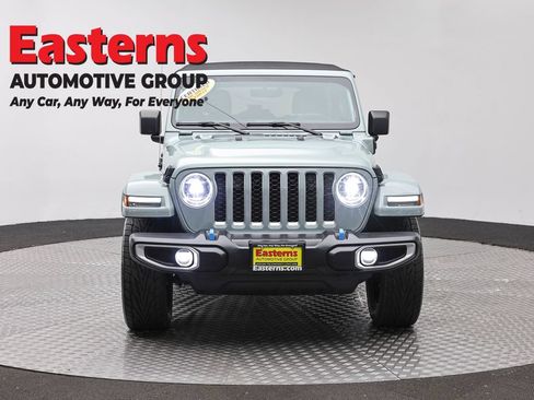 Used 2023 Jeep Wrangler Unlimited Sahara w/ Cold Weather Group AWD/4WD image 2